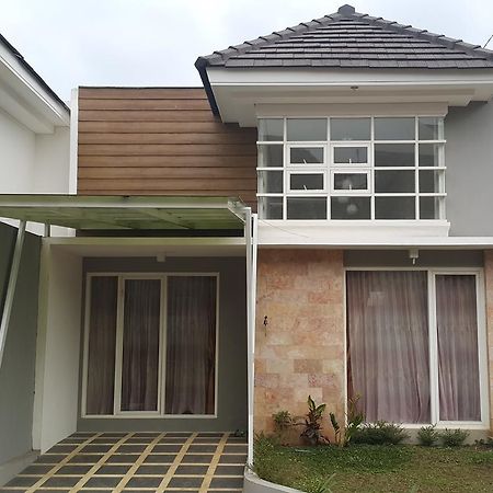 Villa Asri Batu  Room photo